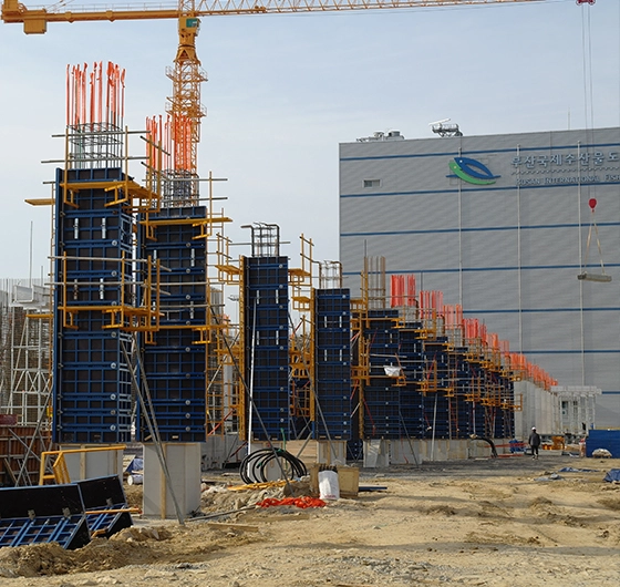 Formwork A Frames on Site: Installation, Pouring, and Reuse Control